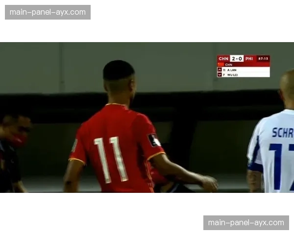 【2026年4月中超联赛·赛后·特写终场哨响,老将于海与全场球迷挥手致意,疑似告别战